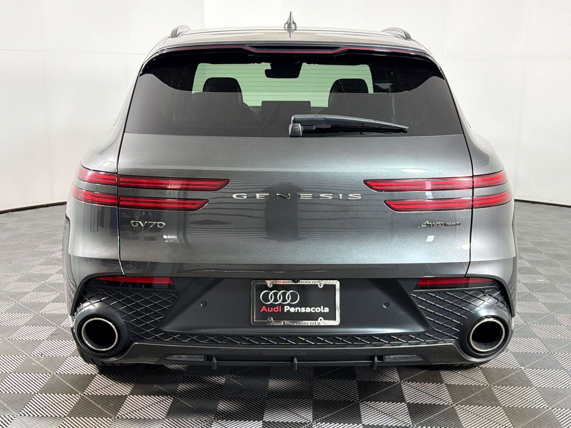 Used 2024 Genesis GV70 3.5T Sport w/ Sport Prestige Package image 8