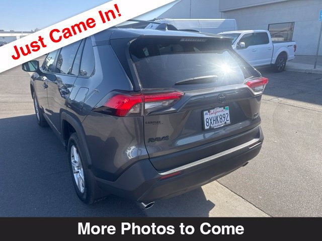 Used 2021 Toyota RAV4 XLE AWD/4WD image 3