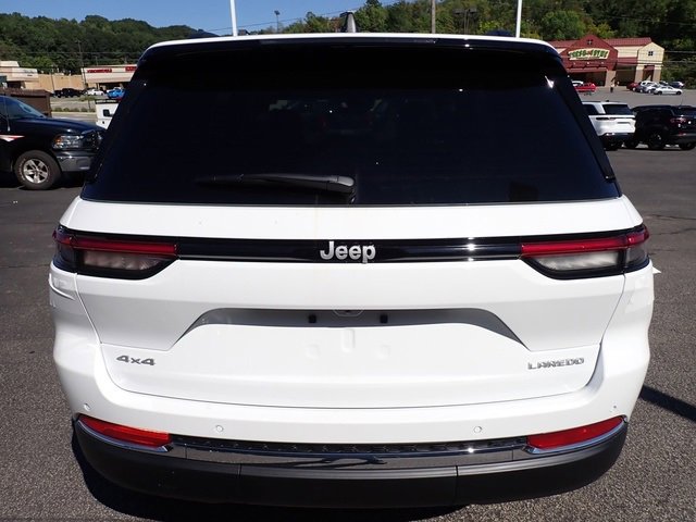 New 2025 Jeep Grand Cherokee Laredo w/ Luxury Tech Group I image 4