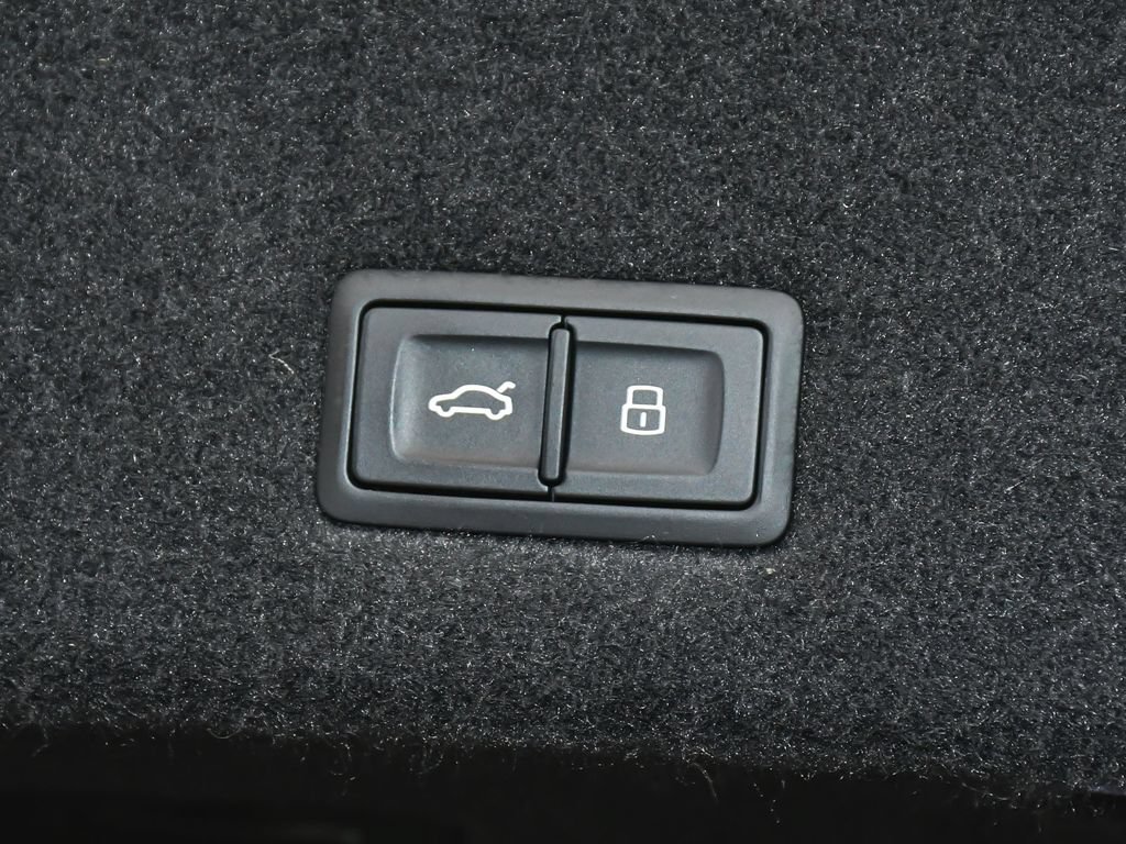Used 2022 Lamborghini Urus AWD/4WD image 72