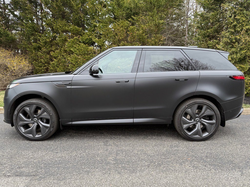 New 2025 Land Rover Range Rover Sport Dynamic SE image 2