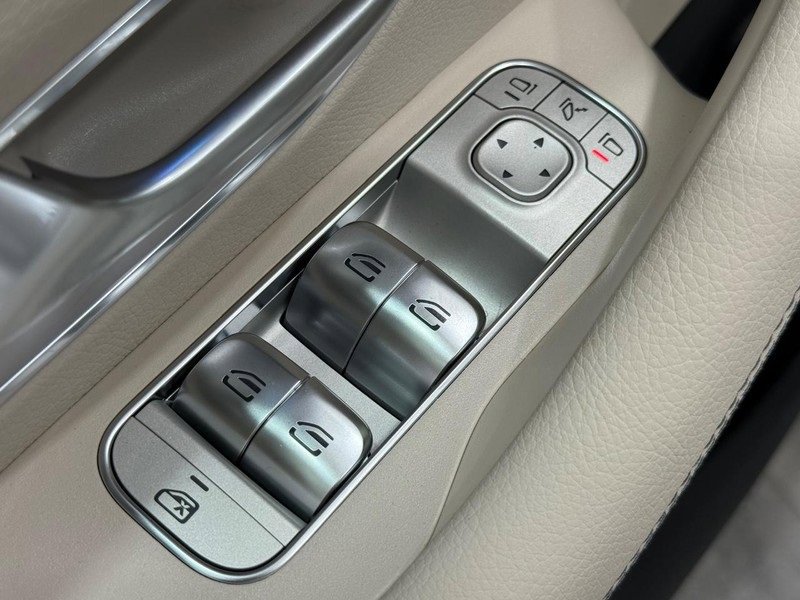 New 2026 Mercedes-Benz GLS 450 4MATIC image 16