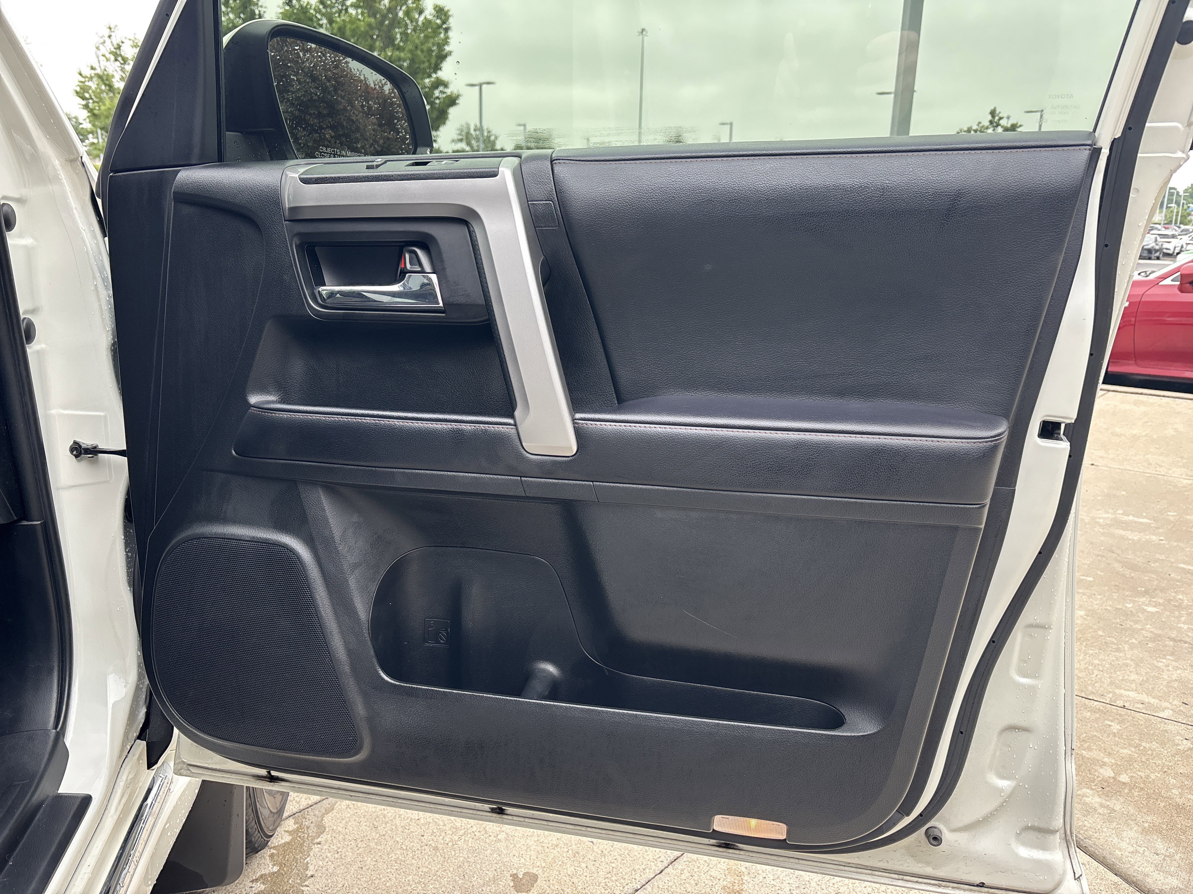 Used 2022 Toyota 4Runner Limited AWD/4WD image 30