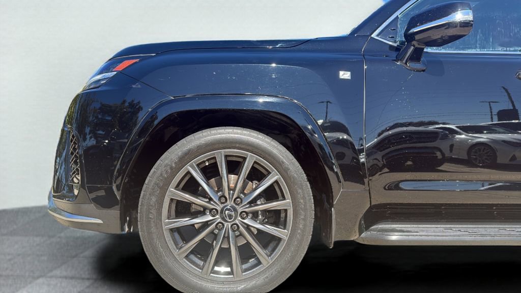 Used 2022 Lexus LX 600 F Sport image 19