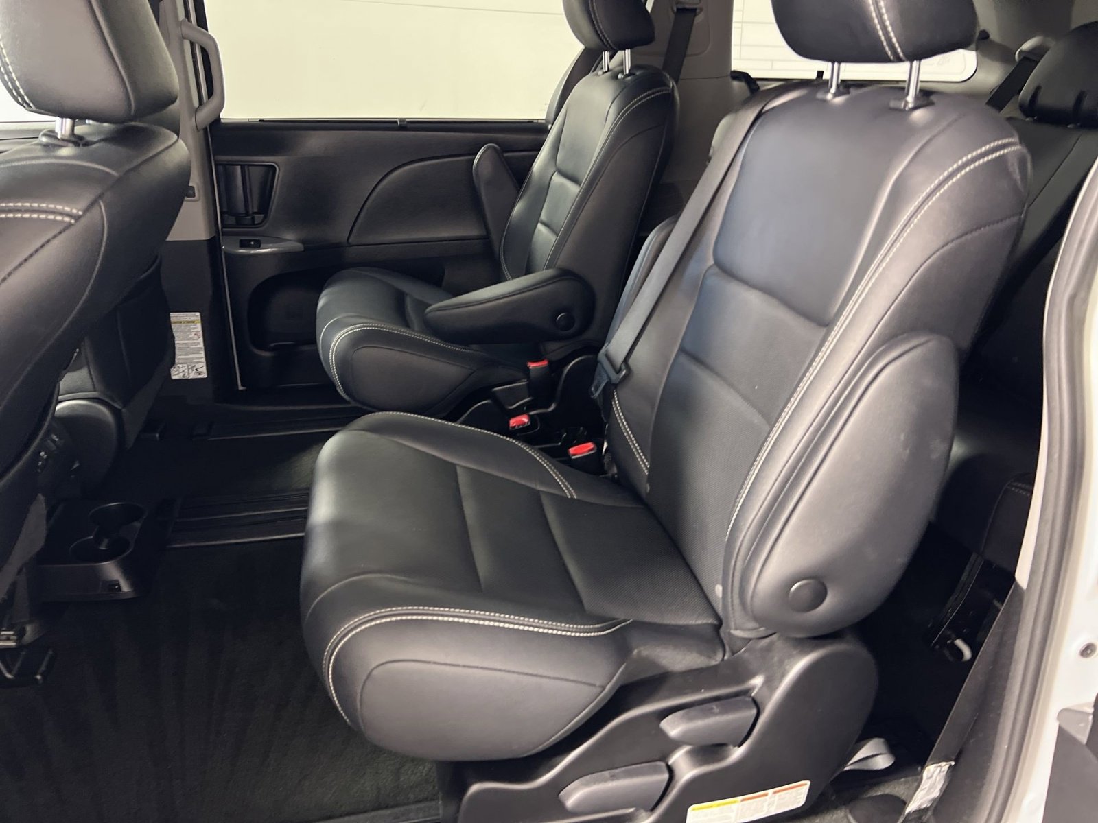 Used 2018 Toyota Sienna SE Premium image 21