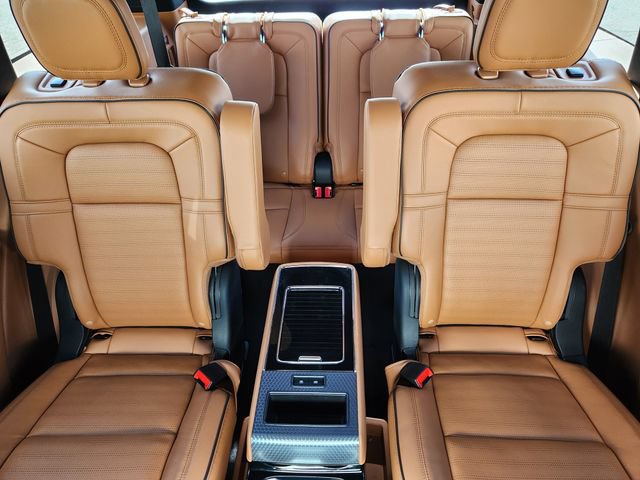 Certified 2025 Lincoln Aviator Black Label w/ Black Label Special Edition AWD/4WD image 16