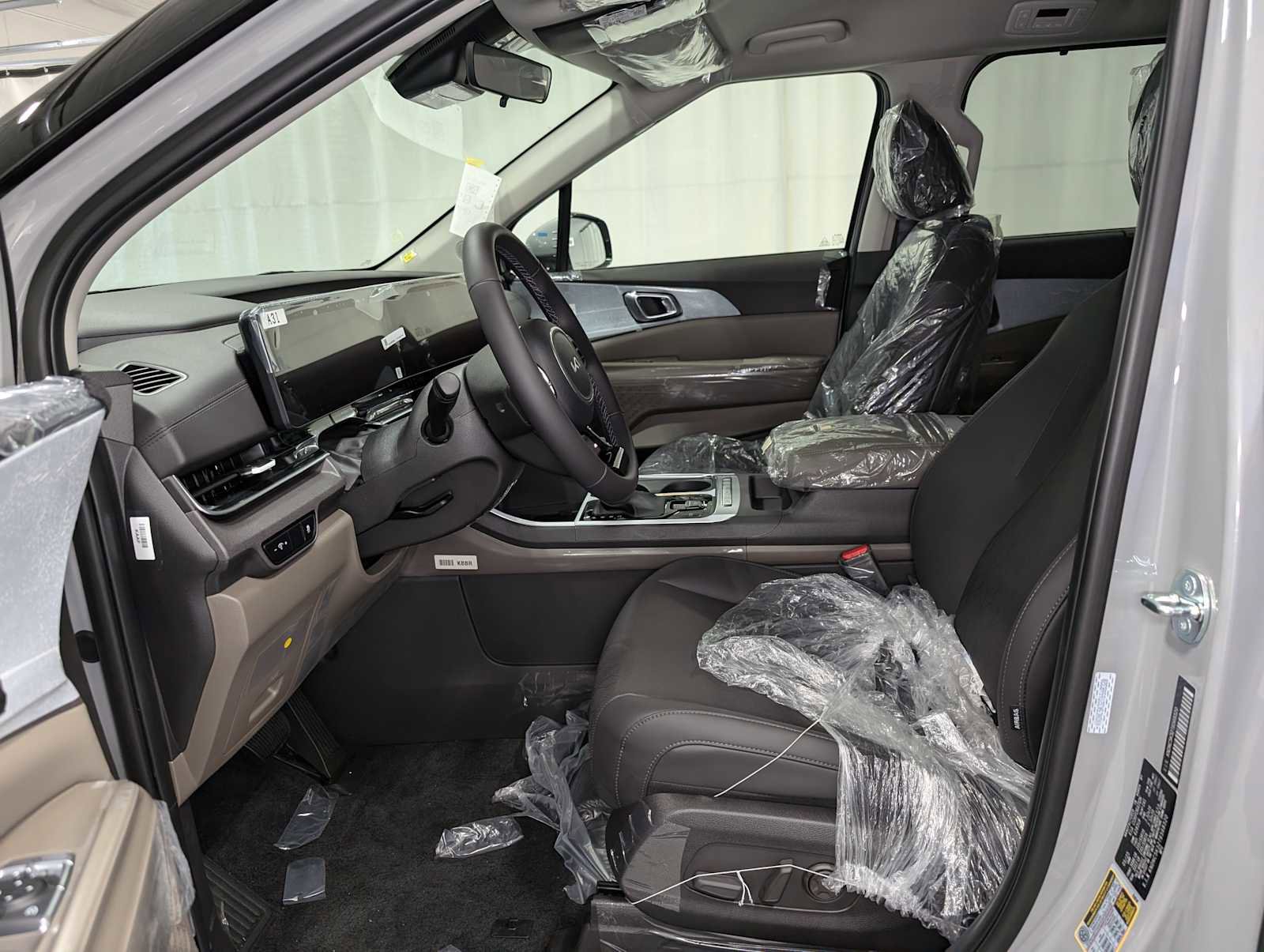 New 2026 Kia Carnival EX image 4