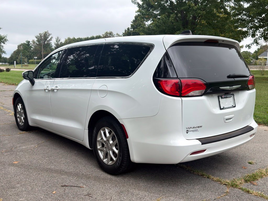 Used 2023 Chrysler Voyager LX FWD image 35