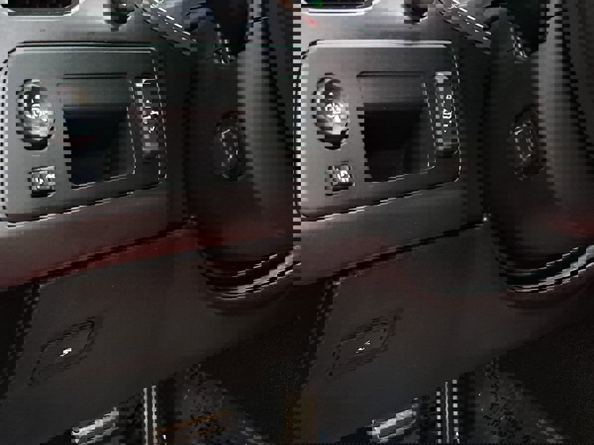 Used 2018 Chevrolet Corvette Stingray Convertible w/ 1LT image 17