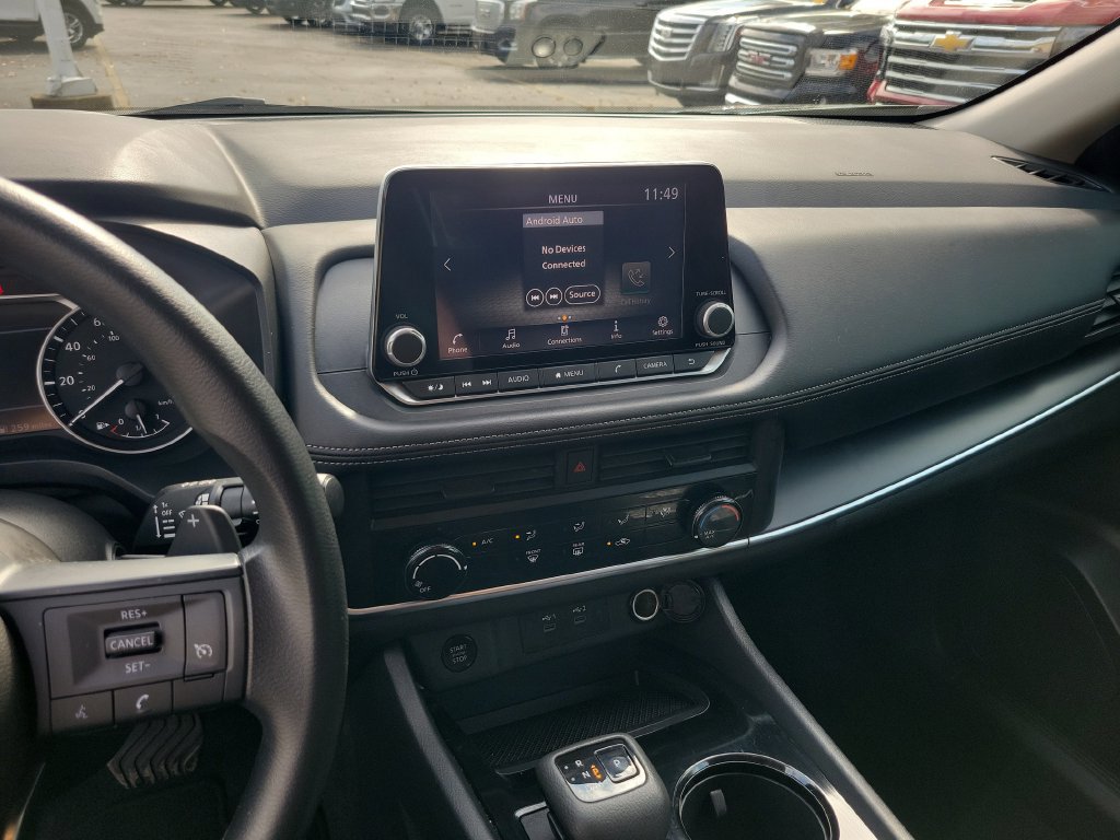Used 2024 Nissan Rogue S FWD image 29