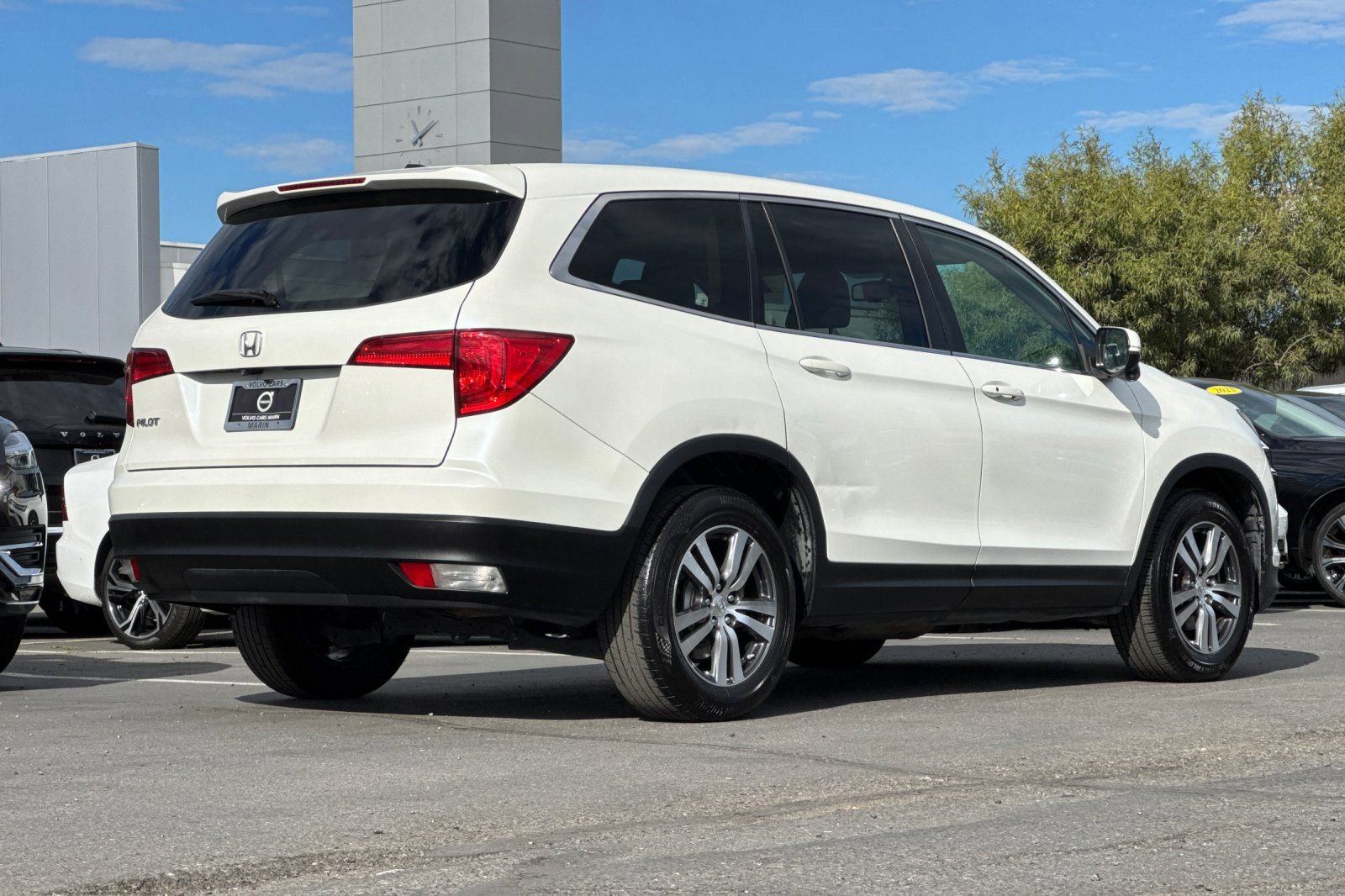 Used 2017 Honda Pilot EX-L image 2