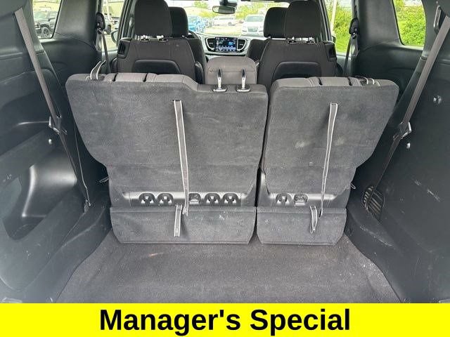 Used 2023 Chrysler Pacifica Touring FWD image 31