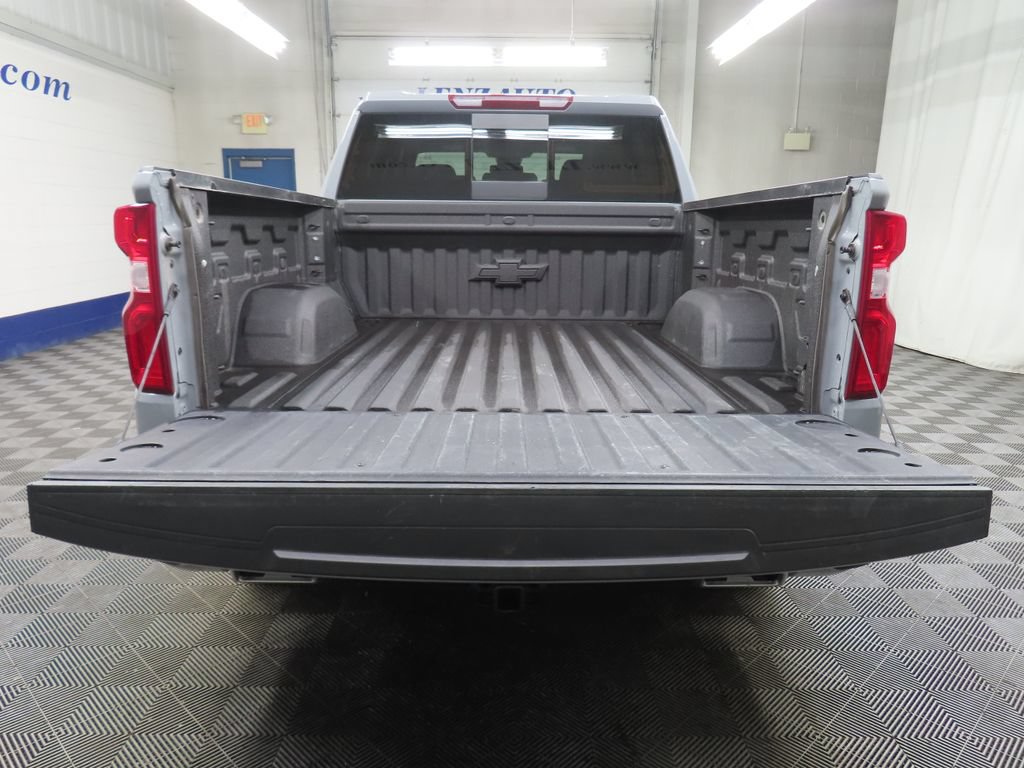 Used 2025 Chevrolet Silverado 1500 RST AWD/4WD image 45