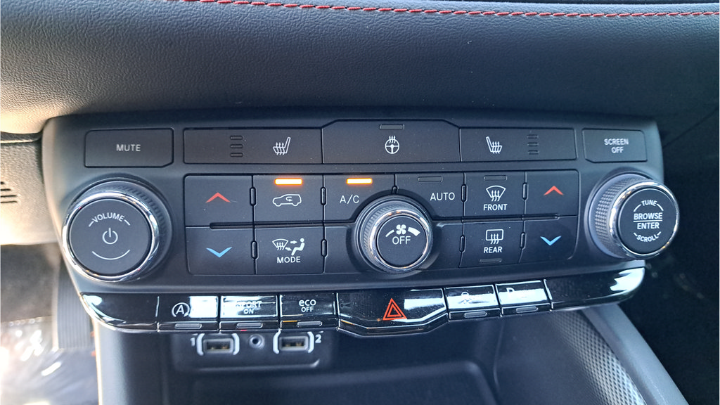 Used 2025 Dodge Durango GT w/ Blacktop Package AWD/4WD image 21