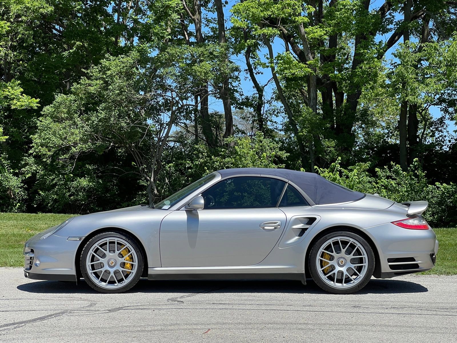 Used 2012 Porsche 911 Turbo S AWD/4WD image 11