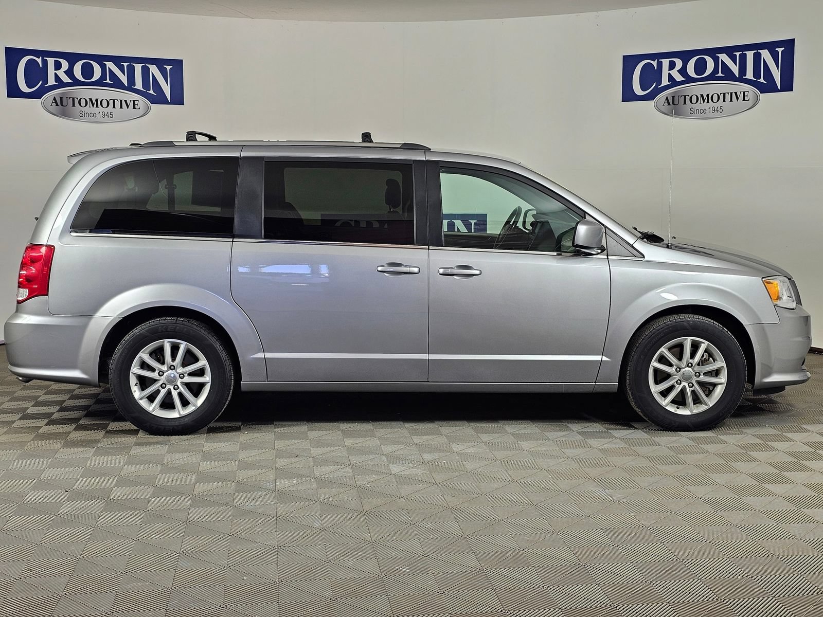 Used 2019 Dodge Grand Caravan SXT FWD image 30