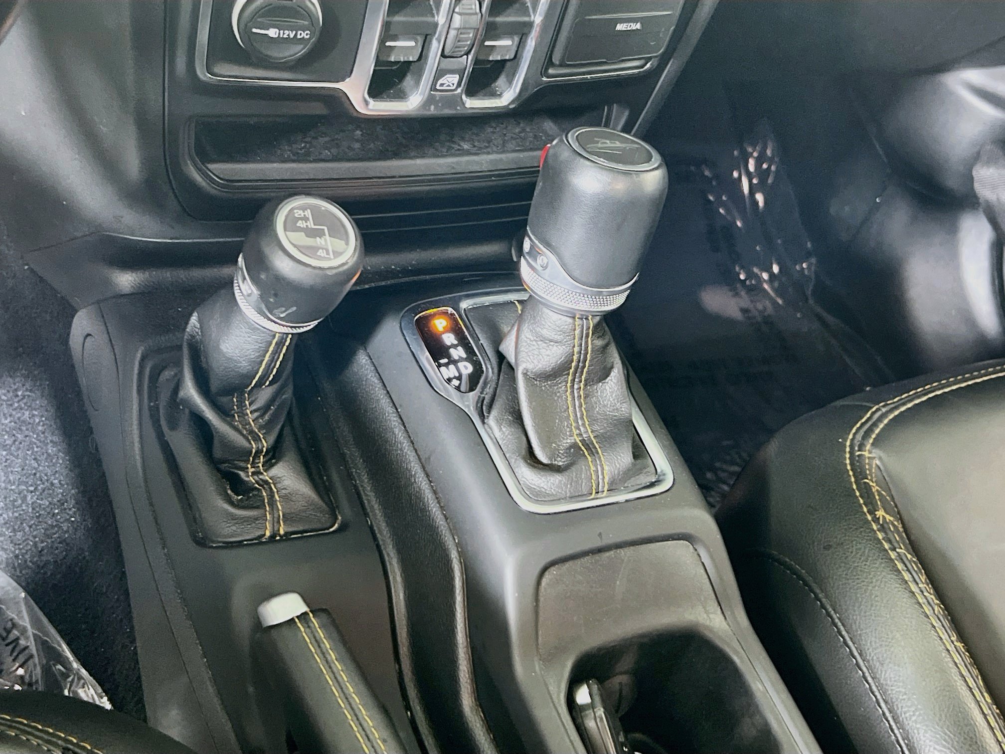 Used 2022 Jeep Gladiator Overland AWD/4WD image 17