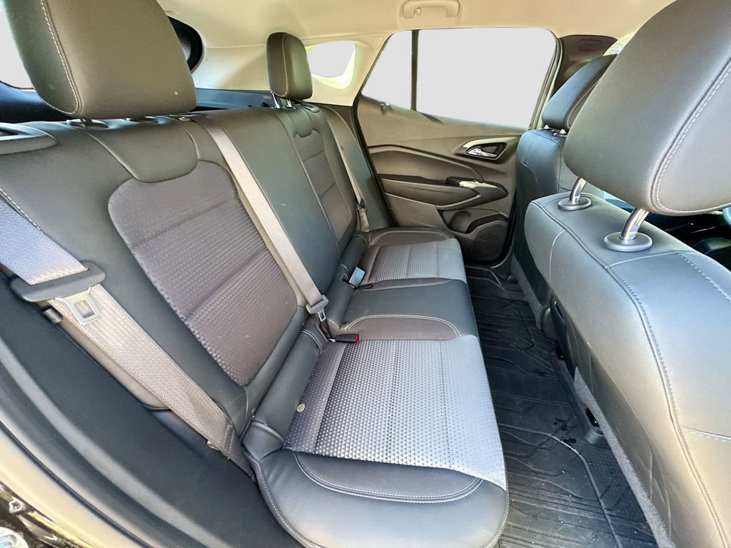 Used 2025 Chevrolet Trax LT image 24