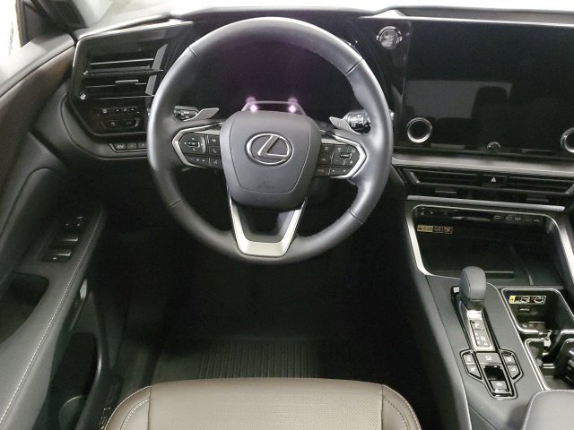 Used 2026 Lexus TX 350 AWD w/ Technology Package image 16