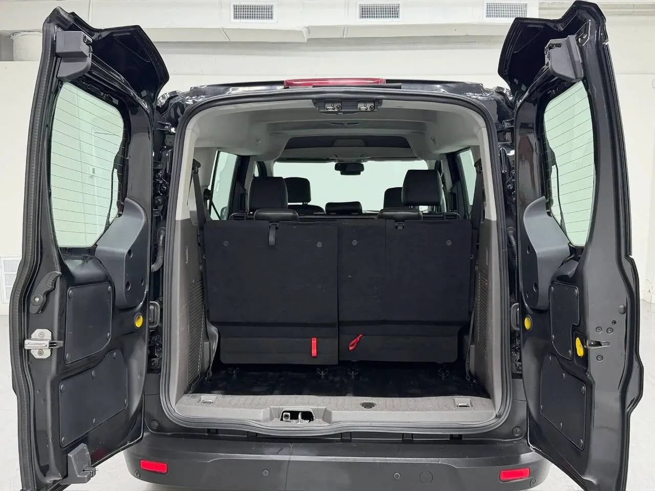 Used 2020 Ford Transit Connect XL FWD image 39