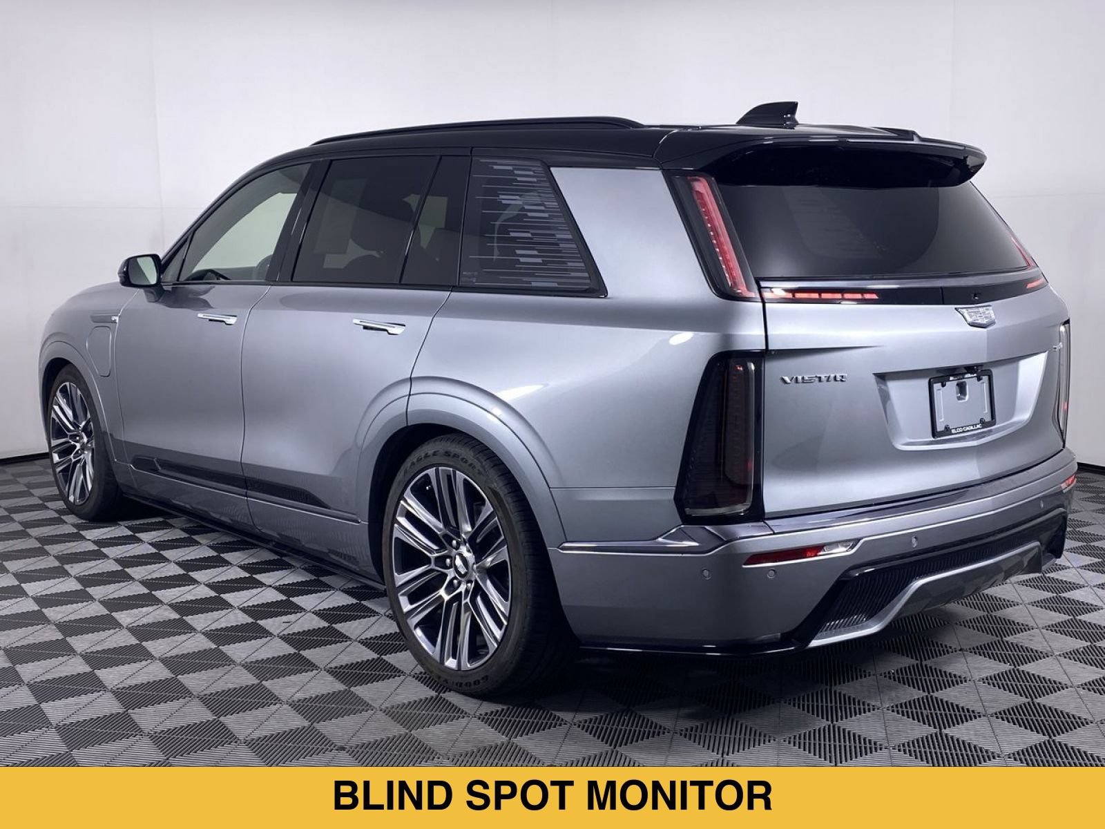 Certified 2026 Cadillac Vistiq Platinum w/ LPO, Floor Liner Package AWD/4WD image 17