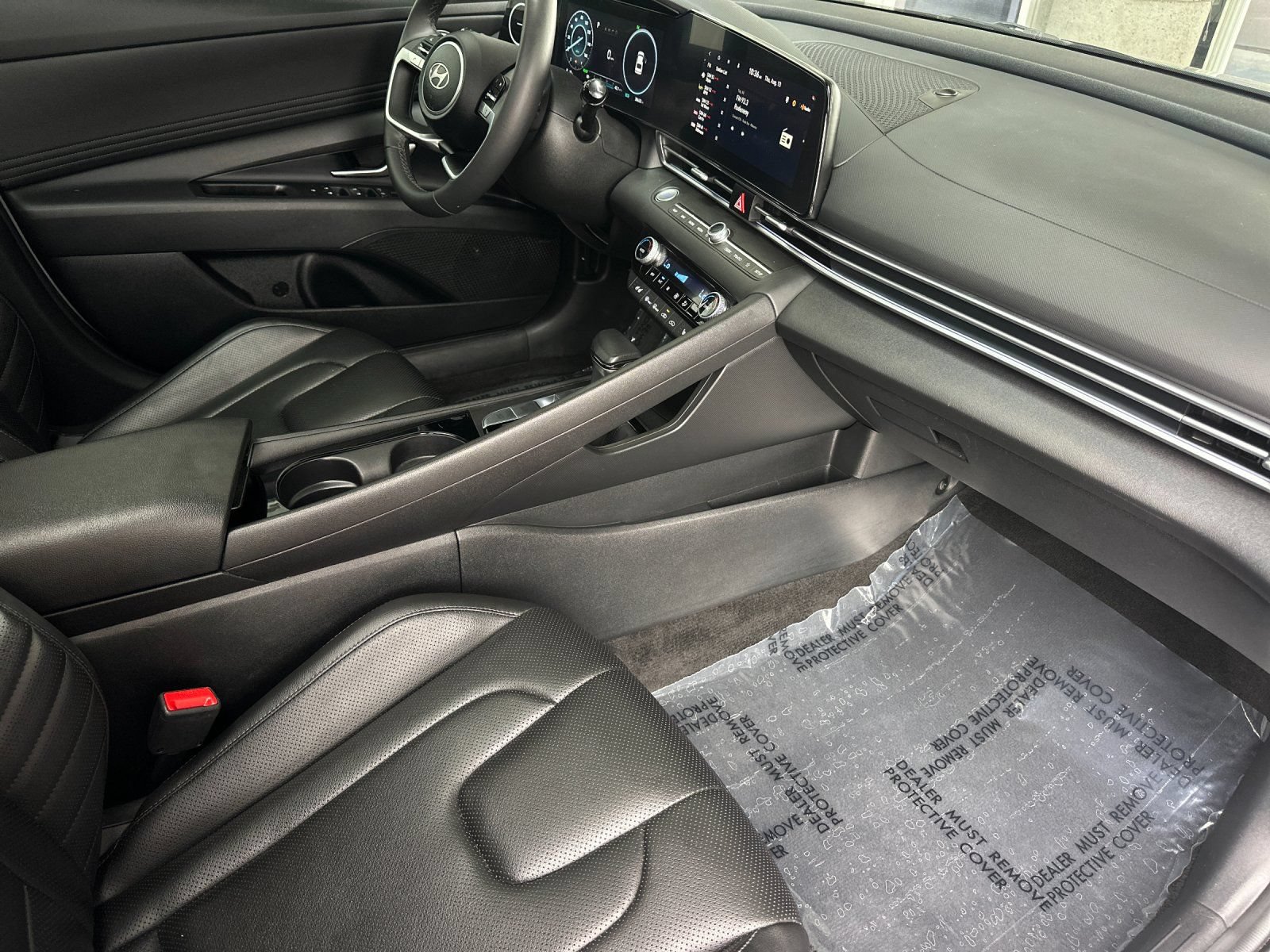 Used 2025 Hyundai Elantra Limited FWD image 14