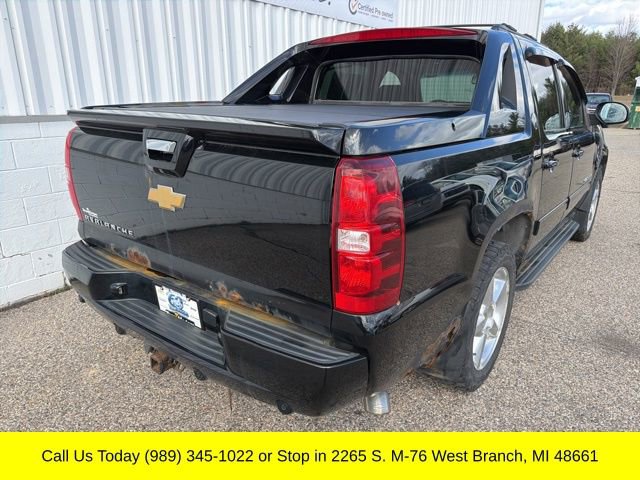 Used 2013 Chevrolet Avalanche LT AWD/4WD image 8