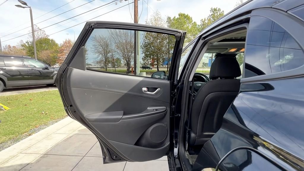 Used 2023 Hyundai Kona SEL w/ Convenience Package image 39