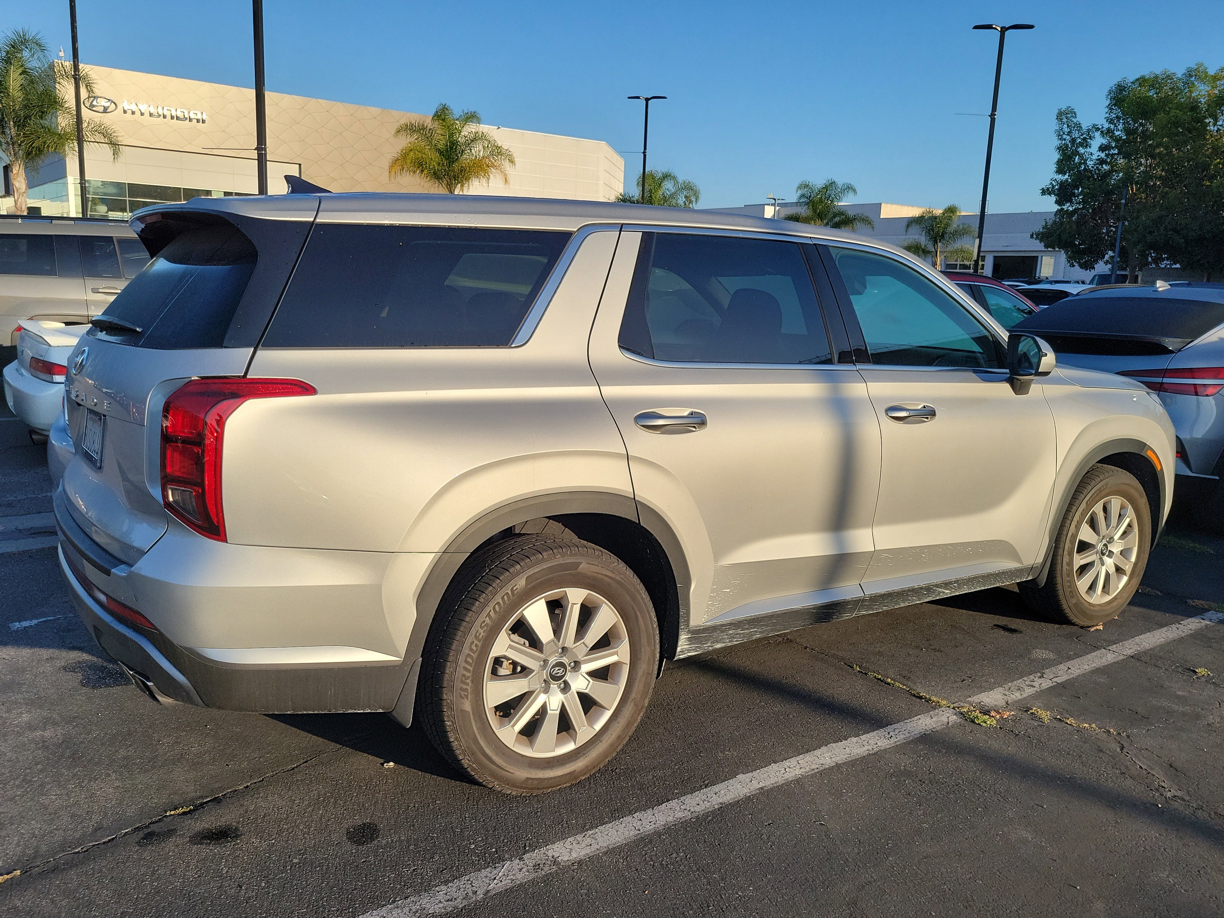 Used 2025 Hyundai Palisade SE FWD image 4
