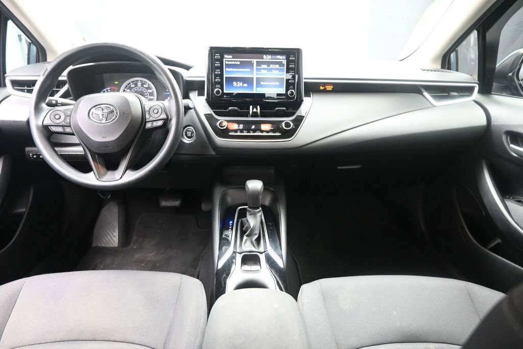 Used 2021 Toyota Corolla LE w/ LE Convenience Package FWD image 9