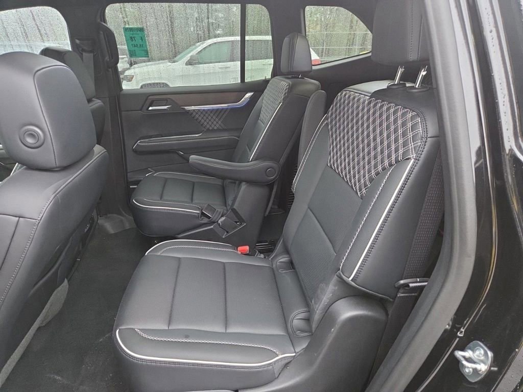 Used 2024 GMC Acadia Denali AWD/4WD image 9