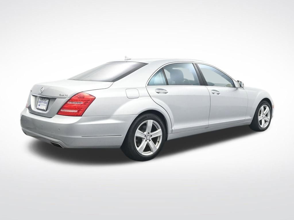 Used 2011 Mercedes-Benz S 550 4MATIC image 6