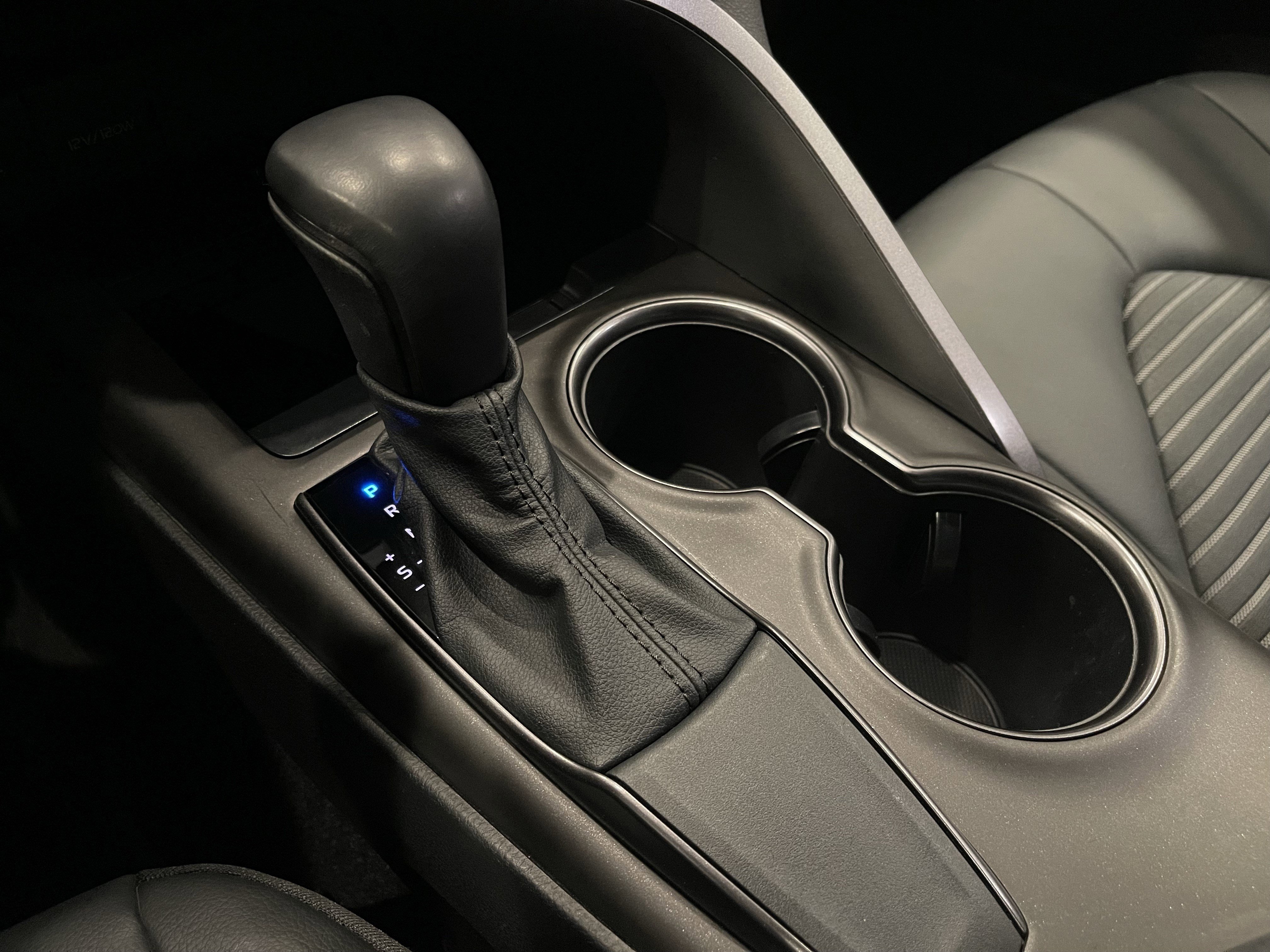 Used 2021 Toyota Camry SE image 14