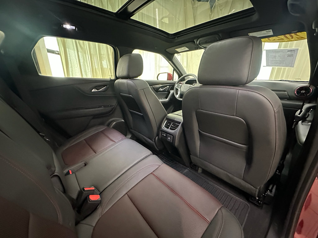 Certified 2025 Chevrolet Blazer RS w/ Enhanced Convenience Package AWD/4WD image 19