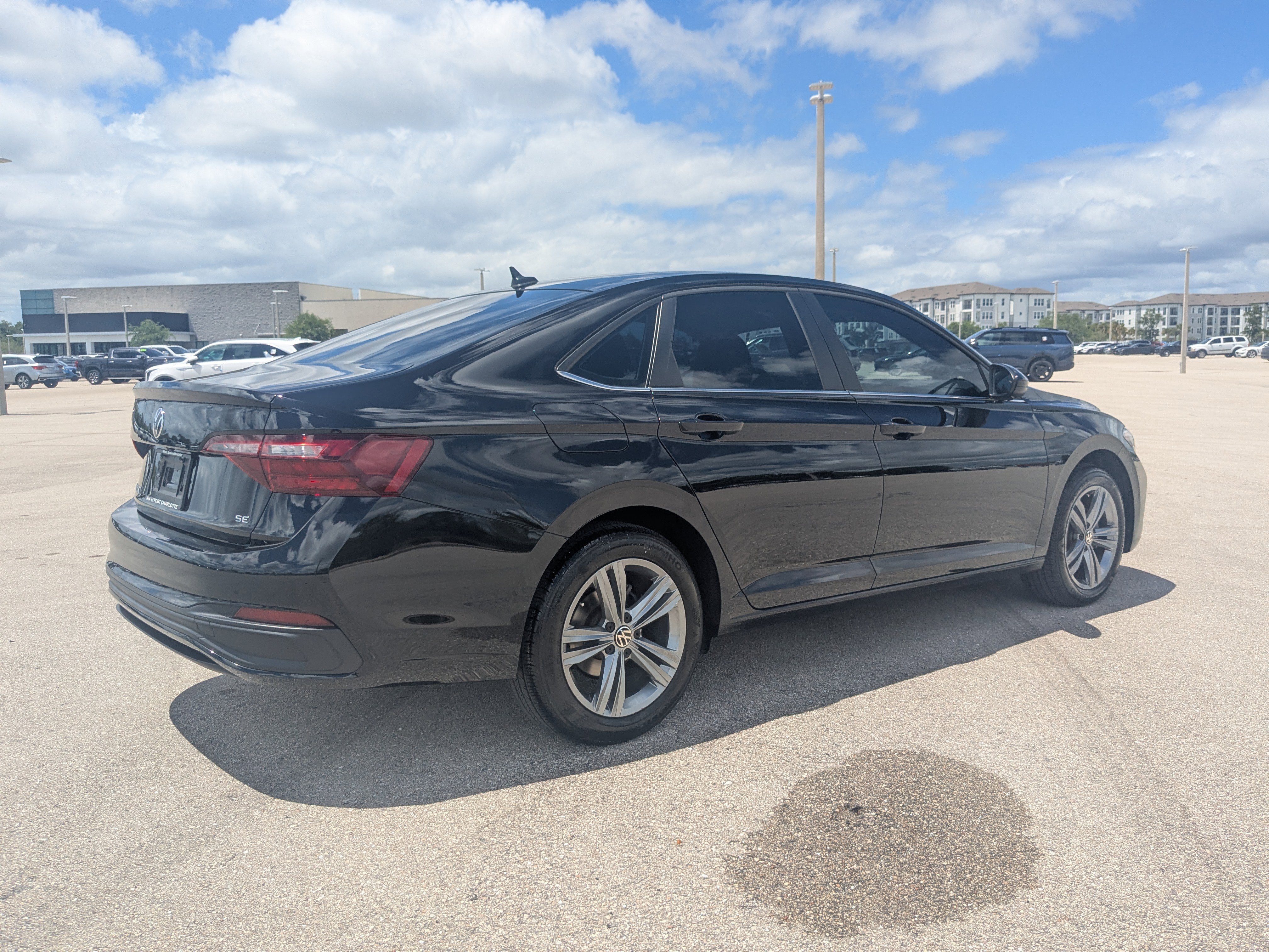 Used 2024 Volkswagen Jetta SE image 5