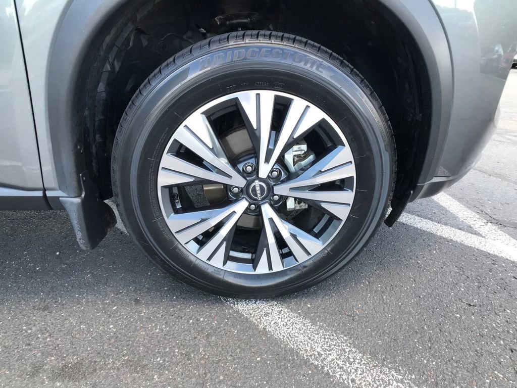 Used 2023 Nissan Rogue SV AWD/4WD image 9