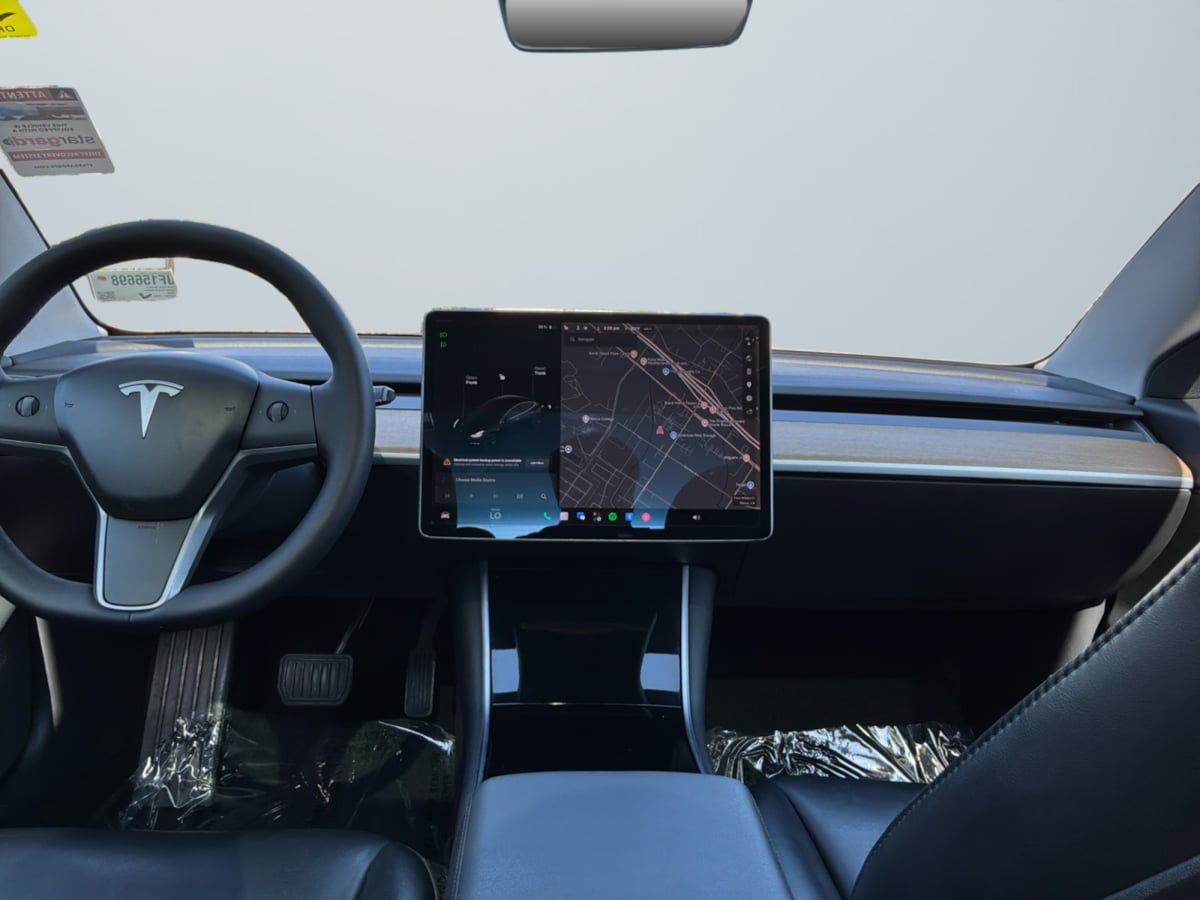 Used 2018 Tesla Model 3 Long Range RWD image 10