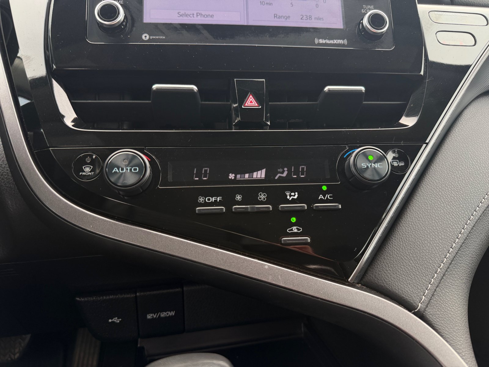 Used 2024 Toyota Camry SE FWD image 17