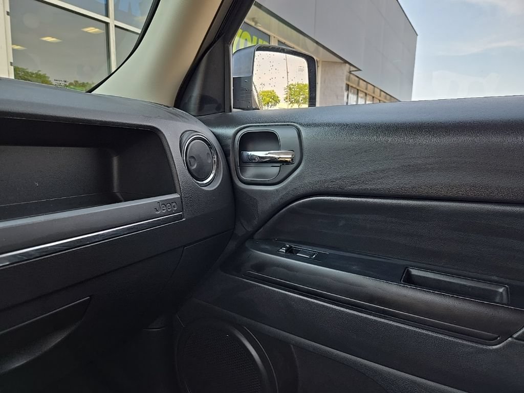 Used 2017 Jeep Patriot High Altitude AWD/4WD image 27
