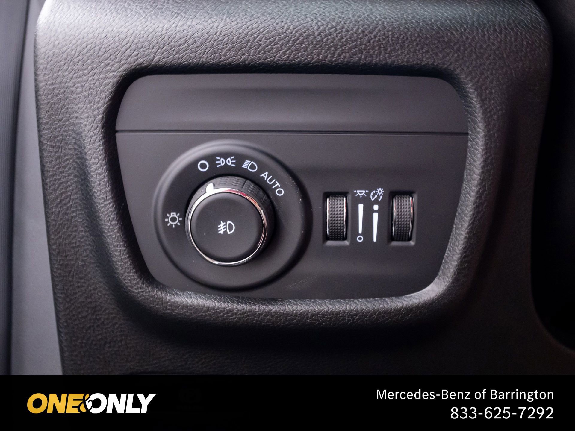Used 2025 Jeep Grand Cherokee Limited AWD/4WD image 20