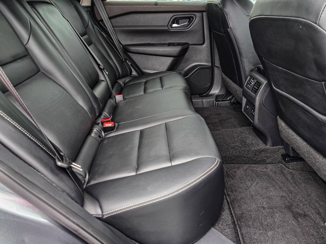 Used 2023 Nissan Rogue SL w/ SL Premium Package FWD image 41