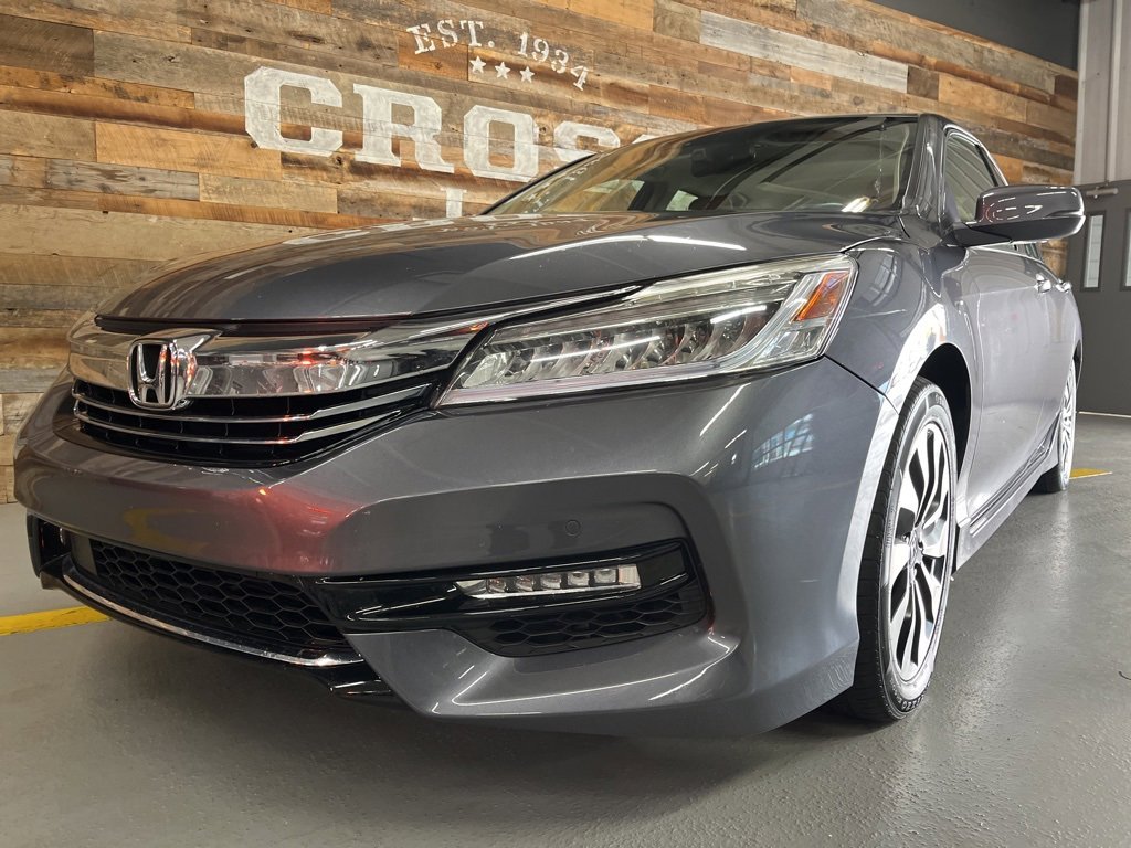Used 2017 Honda Accord Touring image 10