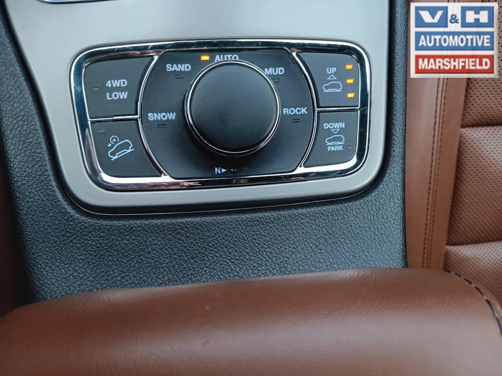 Used 2021 Jeep Grand Cherokee Overland w/ Protech Group AWD/4WD image 14