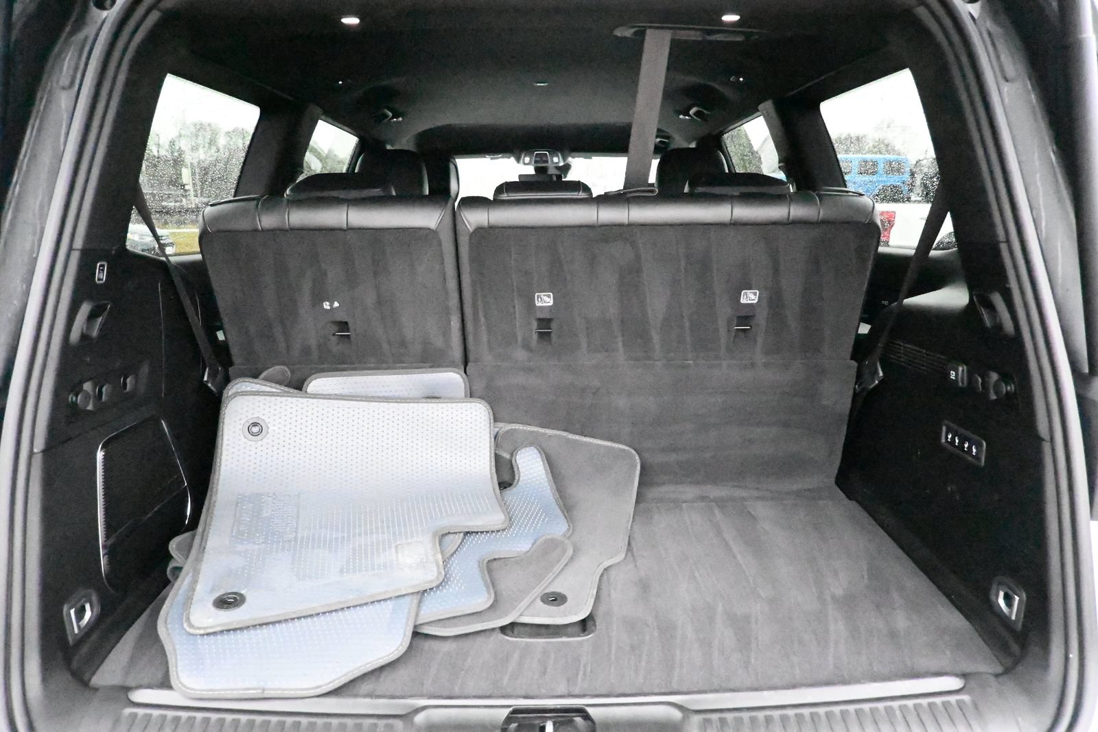 Used 2024 Jeep Wagoneer Series III AWD/4WD image 27