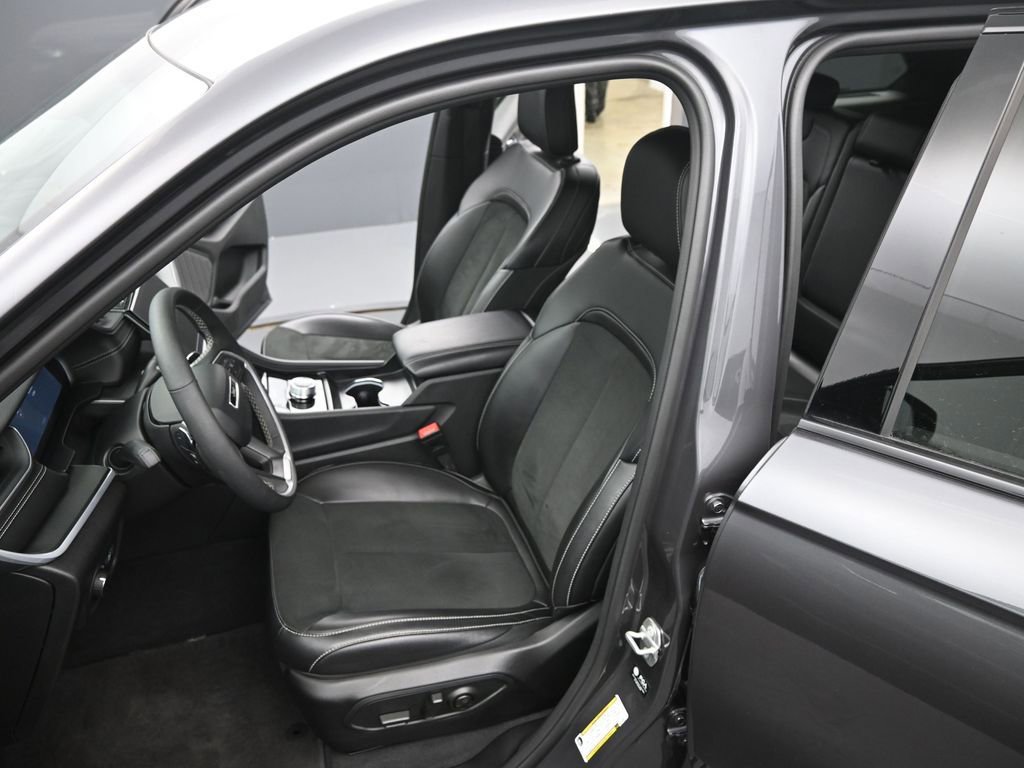 Used 2024 Jeep Grand Cherokee Altitude image 11