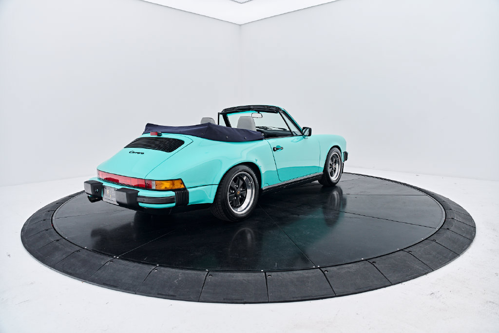 Used 1988 Porsche 911 Carrera RWD image 16