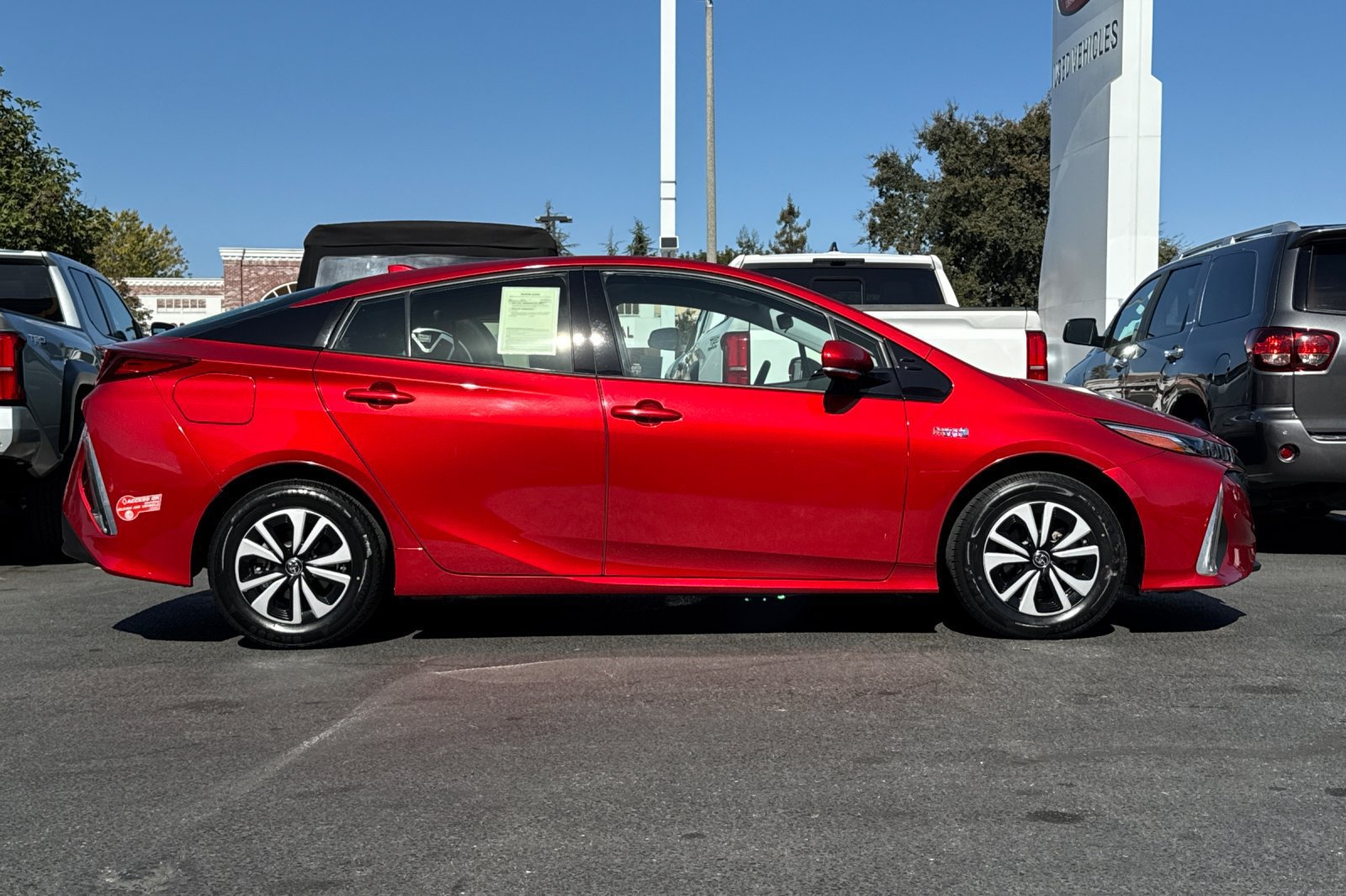 Certified 2018 Toyota Prius Prime Plus FWD image 8