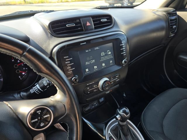Used 2018 Kia Soul + image 23