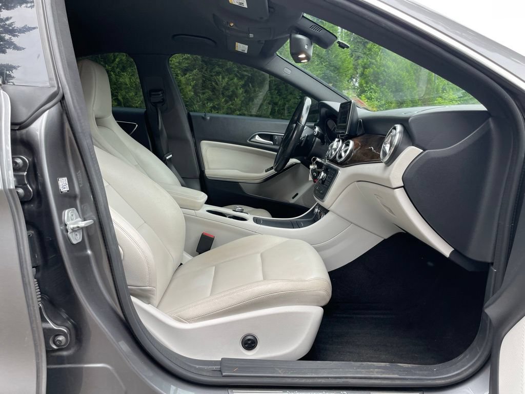 Used 2014 Mercedes-Benz CLA 250 image 22