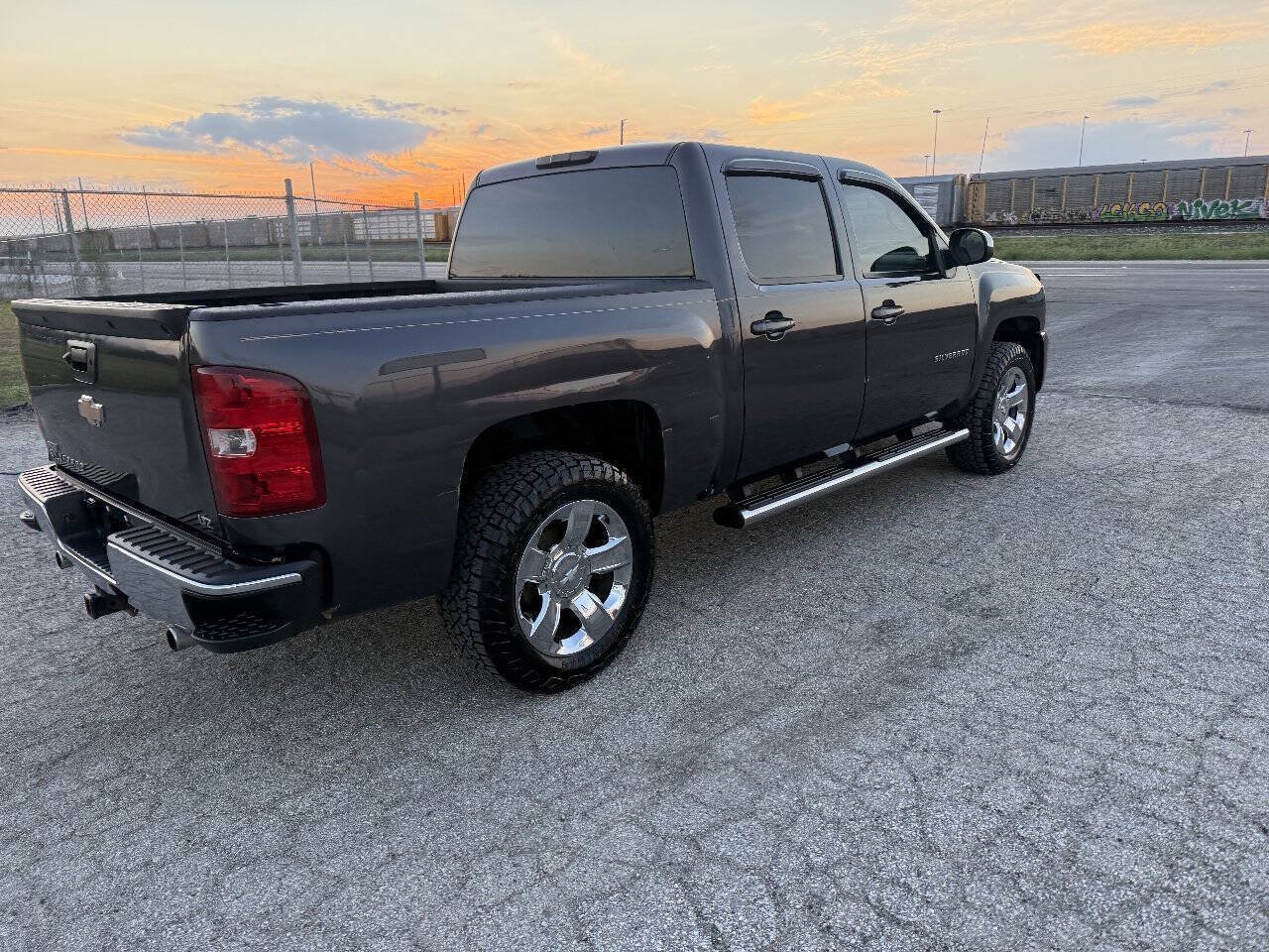 Used 2010 Chevrolet Silverado 1500 LTZ w/ Convenience Package AWD/4WD image 8